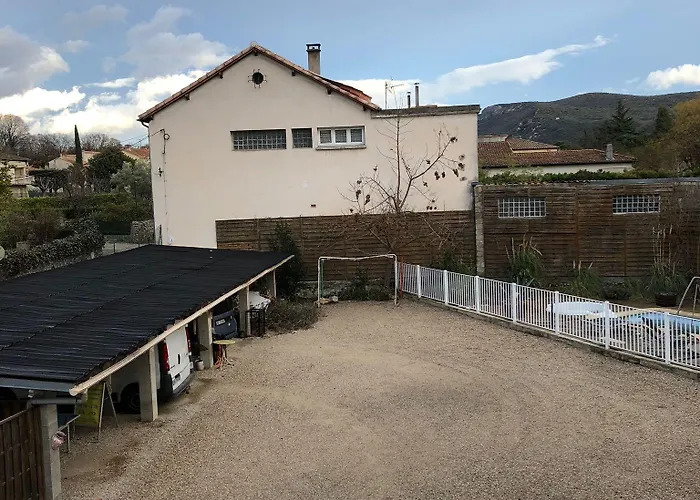 Les Fleurs Bleues Hotell 3*