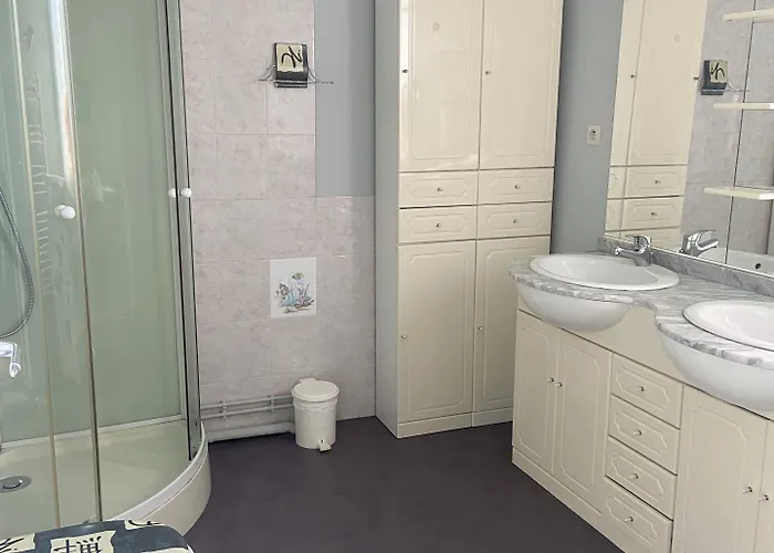 Hotell Les Fleurs Bleues 3*