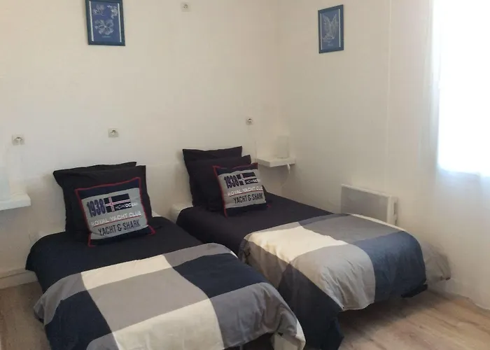 Hotell Les Fleurs Bleues 3*